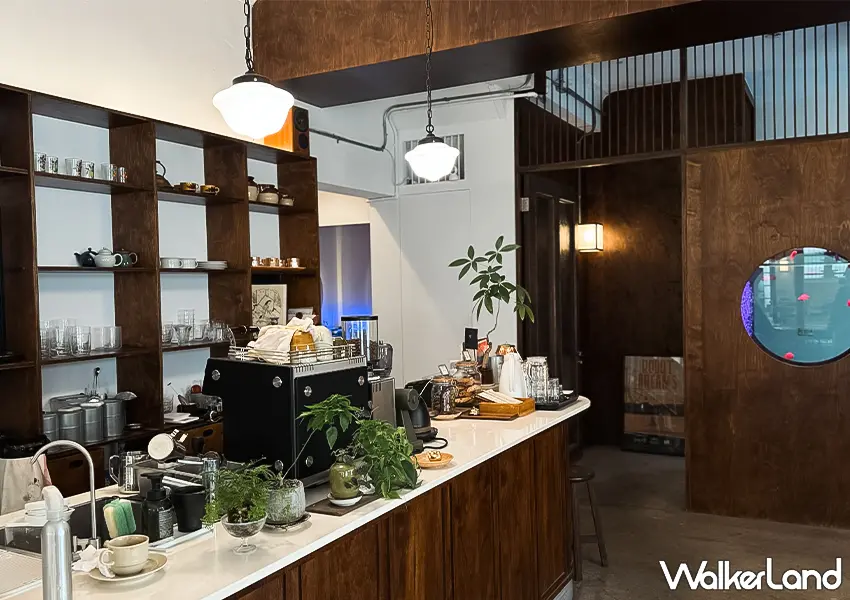 ▲南港深夜咖啡廳推薦！玉虫画室 日系金魚牆超好拍，假日營業到晚上10點（攝影：蕭芷琳）