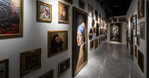 旅日新玩法，前進藏在巨幅畫後的魔法世界，名古屋榮區開設體驗型實境解謎設施「NANICA名古屋」，500平方公尺玩到不想回家。