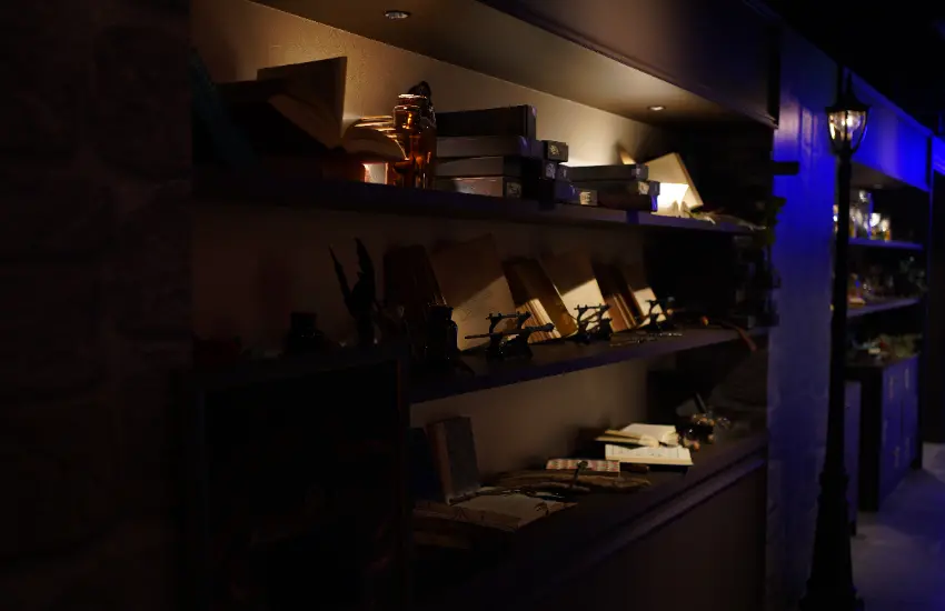 ▲故事從你迷路闖入陌生的魔法商店街開始,必須完成在魔法世界的第一次「魔法跑腿」任務。