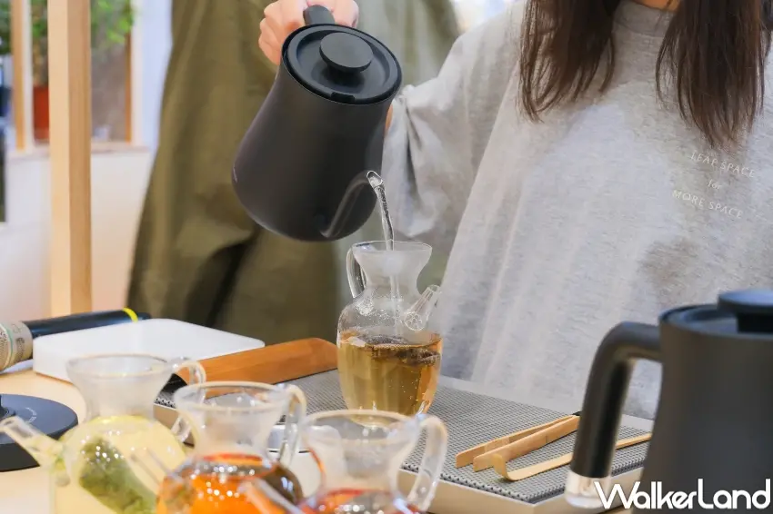 ▲七三茶堂以阿里山茶園與台灣風土為基礎,將製茶經驗轉化為台灣茶泡飯的料理風味。(攝影:張人尹)