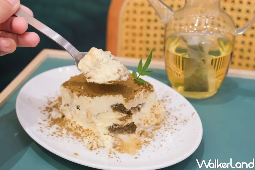 ▲從蜜香紅茶布蕾到炭焙烏龍提拉米蘇,七三茶堂用甜點為整套餐點畫下溫潤句點。(攝影:張人尹)