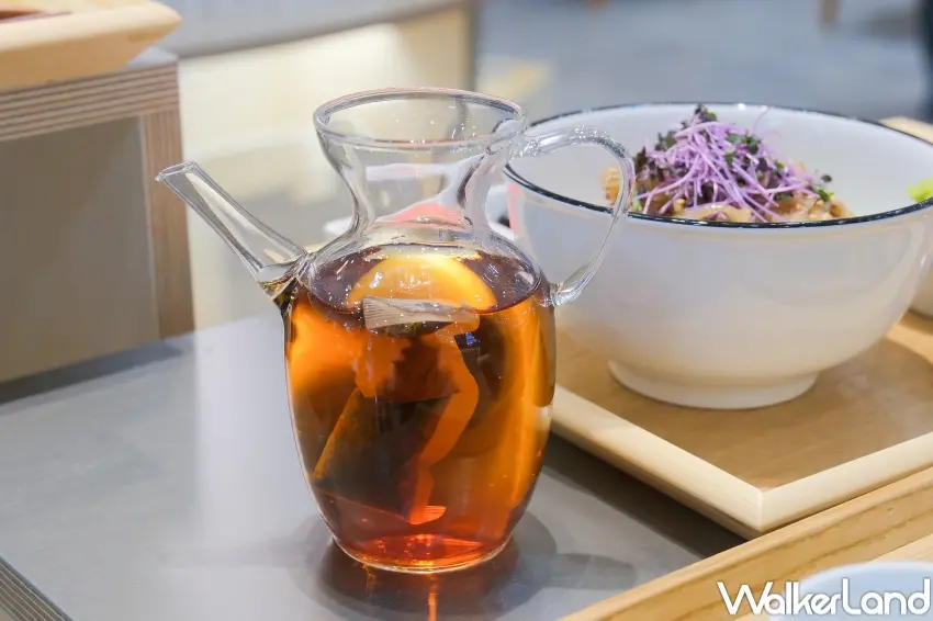 ▲中和快閃店主打6款台灣茶泡飯套餐,不同主食設計搭配不同茶品。(攝影:張人尹)