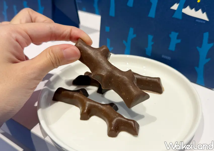 ▲SNOWS「森之木」可麗餅脆片、杏仁與酥皮碎片結合多層次脆感與巧克力香氣。(攝影：鄭雅之)