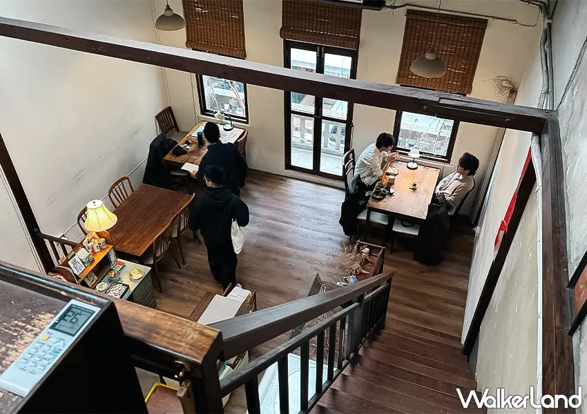 ▲中山站不限時咖啡廳推薦！北風社 營業到深夜12點，榻榻米閣樓一位難求、平日也排隊（攝影：蕭芷琳）