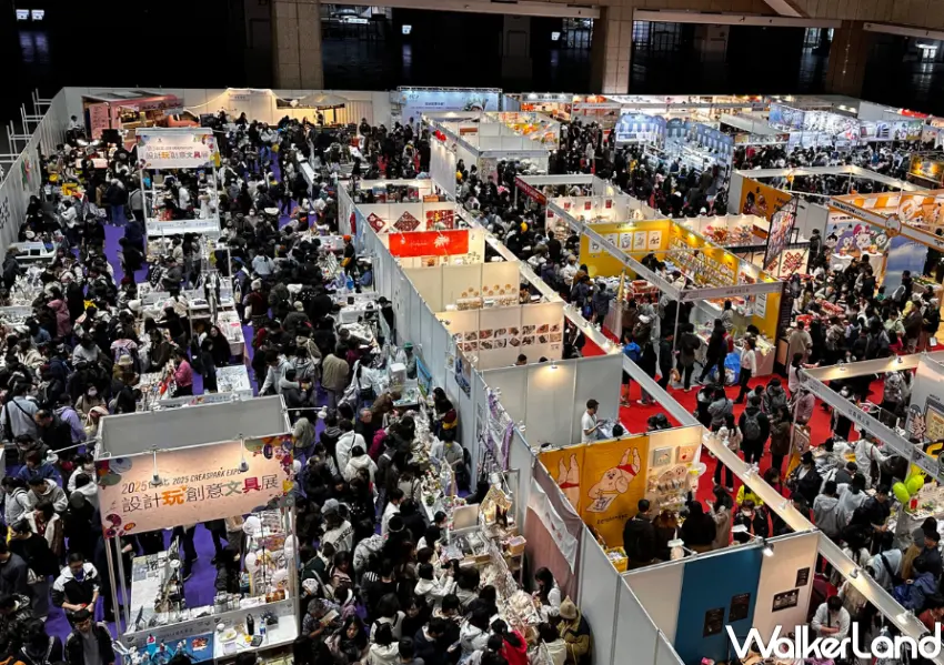 ▲2026台北文具展連4天在世貿登場！插畫文具、角色公仔小物、貓咪紅包一次買爆。