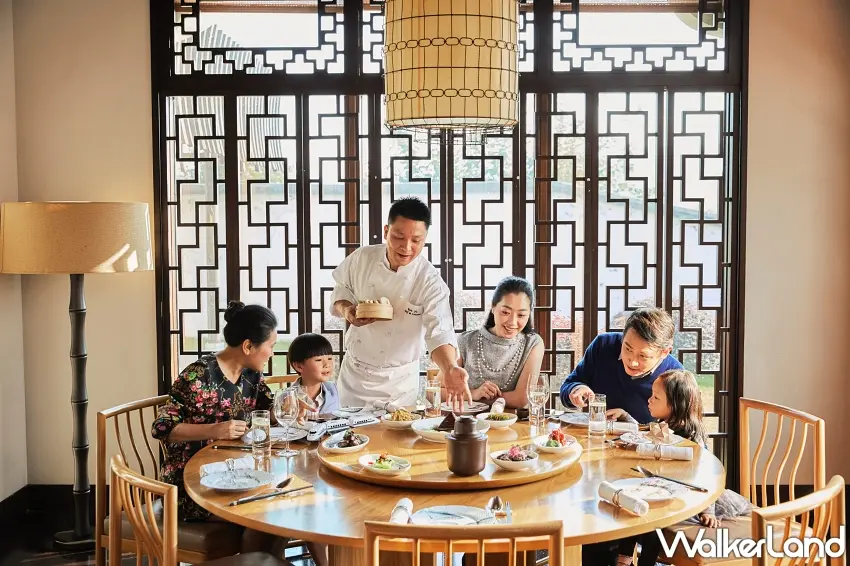 ▲君悅漂亮廣式海鮮餐廳套組(限量100套):菜色:松露蒜香龍蝦、金蒜脆皮雞、蟹肉臘腸米糕、蒜子紅酒牛腱心、蟲草花蒸海斑、海參炒雙鮮 。