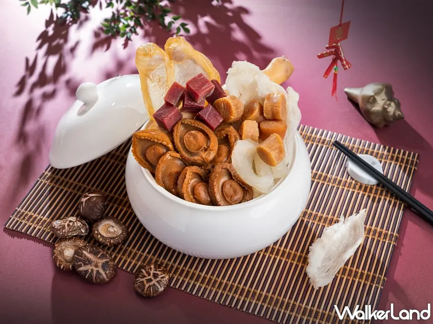 ▲連續八年獲米其林一星榮耀的「雅閣」中餐廳,推出廣受饕客喜愛的年節限定版「極品佛跳牆」,每一口都能感受到濃韻膠質、交織以上湯與佐料鮮美的味蕾層次,令人回味無窮