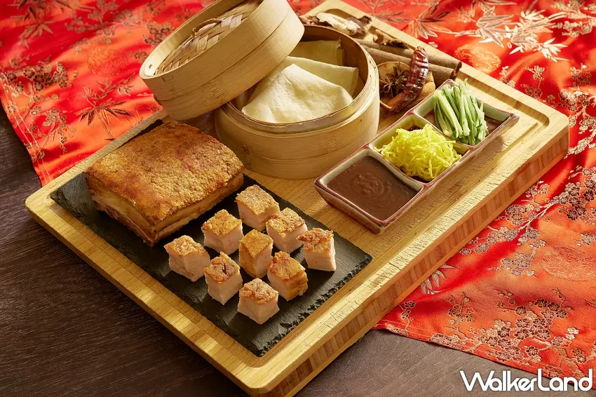 ▲鉑麗安自助餐的「秘製脆皮五花肉」，外層酥化、內裡柔潤，鹹香層次分明。圖／JR東日本大飯店台北提供；窩客島整理