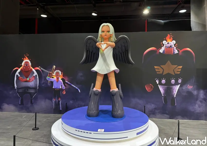 ▲台北航海王特展必拍「S-蛇」熾天使等身模型。(攝影：鄭亦庭)