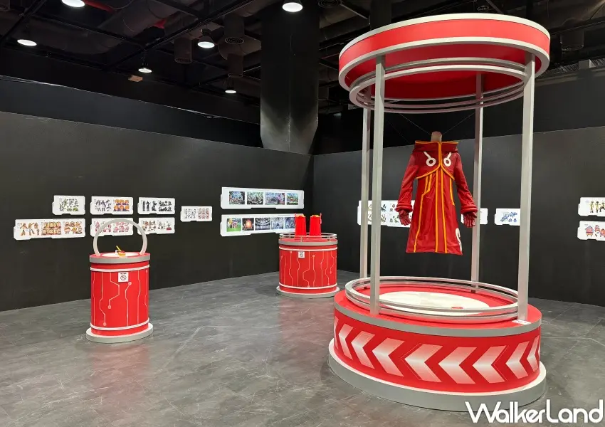 ▲台北航海王特展蛋頭篇展區！展出角色設定資料、動畫畫面，以及魯夫未來服。(攝影：鄭亦庭)