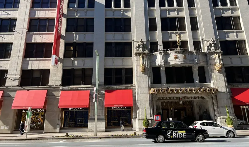 ▲日本橋地處五街道的起點，是物流、金流與資訊流交會的核心，米商、倉庫、両替商、批發商高度集中。