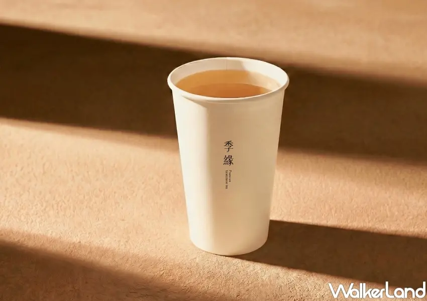 ▲季緣台中旗艦店限定推出比賽級．凍頂烏龍茶，以36小時烘焙工序展現深厚茶韻。