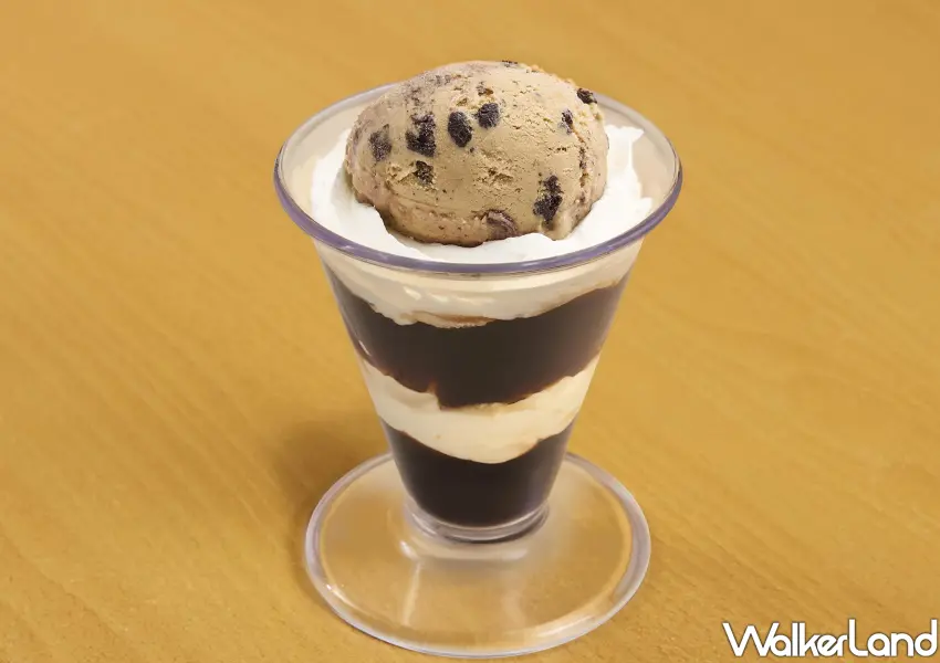 ▲壽司郎把日式喫茶店的經典「咖啡聖代」端上桌。