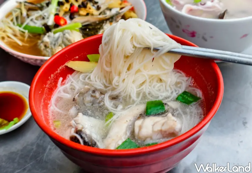 ▲「秋霞鱸魚麵線」的鱸魚湯麵線的份量相當充足。(美食好芃友提供)