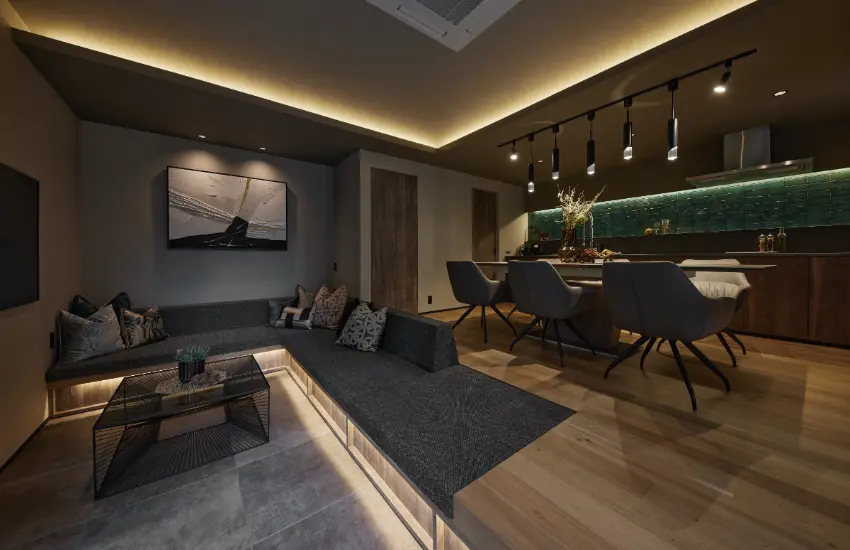 ▲民宿可容納到12人,客廳和餐廳可供團體用餐和聚會,各樓層都設有寢室。