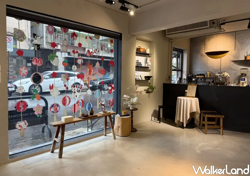 ▲信義區日系展覽推薦！Contemporary by U 畫廊也是結合咖啡複合空間，逛完展覽可以外帶咖啡、甜點。(攝影：鄭亦庭)