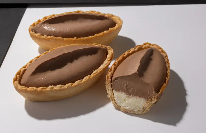 ▲來自東京的The Campanella的「生巧克力塔」把卡士達奶油和鮮奶油當基底,上面鋪滿可可奶油,酥脆塔皮和綿密內餡的對比超級療癒。