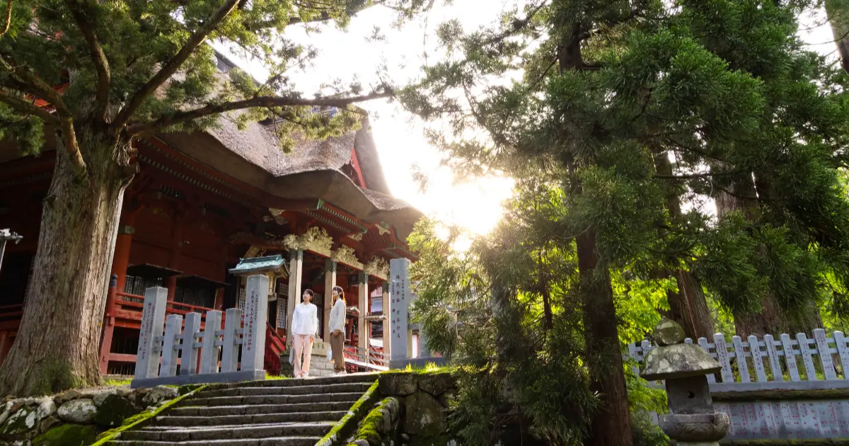 日本東北開運秘境！山形羽黑山度假飯店推出山形牛涮涮鍋及1400年神社清晨參拜專案，只要台幣3000起。