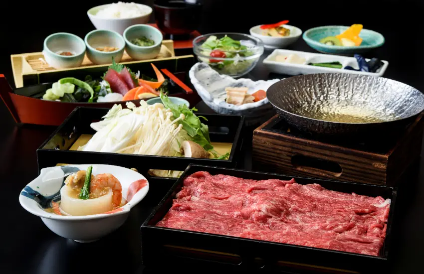 ▲羽黑特地推出了特別的專案。只要住宿就能享受「山形牛」涮涮鍋。