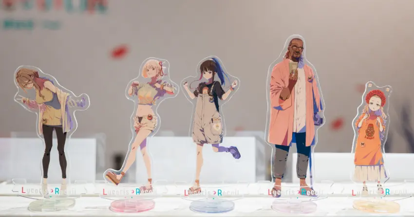 松菸莉可麗絲展入場送周邊！莉可麗絲打卡點神還原，限定周邊動漫迷必買。