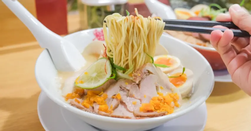 中山站拉麵買一送一！魁力屋拉麵插旗新光南西，限定烏魚子雞白湯貝拉麵奢華必吃。