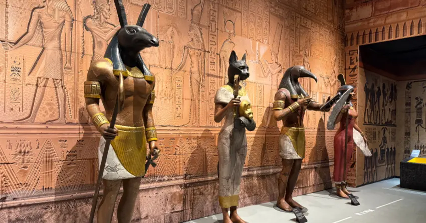 華山古文明展來了！沈浸式古文明展埃及雕像必拍，巴斯特貓貓、阿努比斯娃娃超萌。