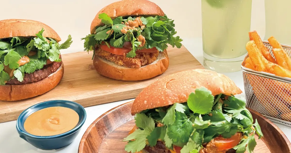 樂檸香菜漢堡超狂！樂檸漢堡香菜花醬漢堡限定開賣，加碼香菜 Mojito香菜飲料開喝。