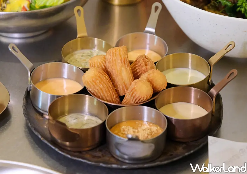 ▲WHAT’S LA SAUCE推出11款特色沾醬，每款都很值得一試。(攝影：鄭雅之)