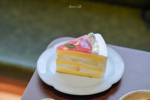 ▲台南人氣甜點名店推薦！烏木Wumu每天推出當季水果蛋糕，草莓季必吃。