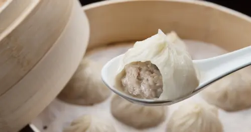 南港漢來上海湯包開了！5折優惠先搶吃，5大必吃推薦跟著點菜。