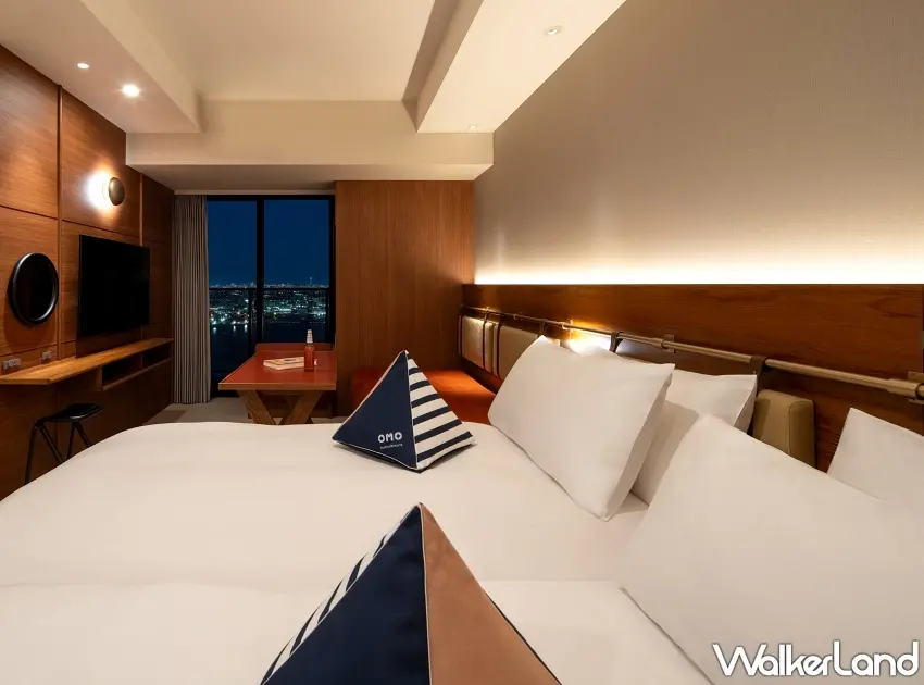 ▲全客房皆位於高樓層，旅客可在房內一邊享用美食，一邊欣賞橫濱迷人的夜景。圖／OMO5橫濱馬車道提供；窩客島整理