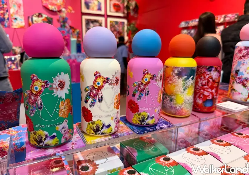 ▲華山蜷川實花展台北站周邊！推薦必買蜷川實花保溫杯。(攝影：鄭亦庭)