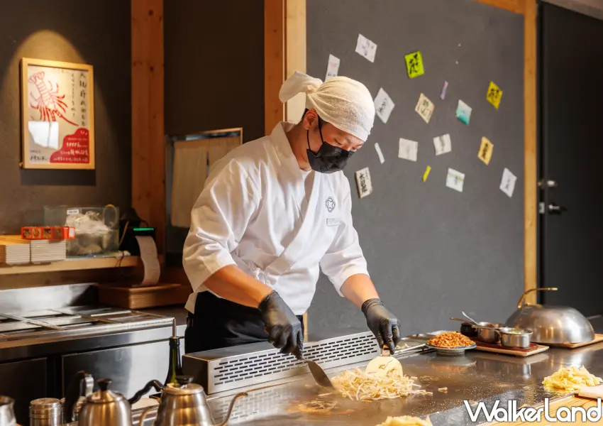 ▲板橋首間「季樂和牛鐵板燒」白飯、例湯、飲品與霜淇淋的自助吧無限供應。