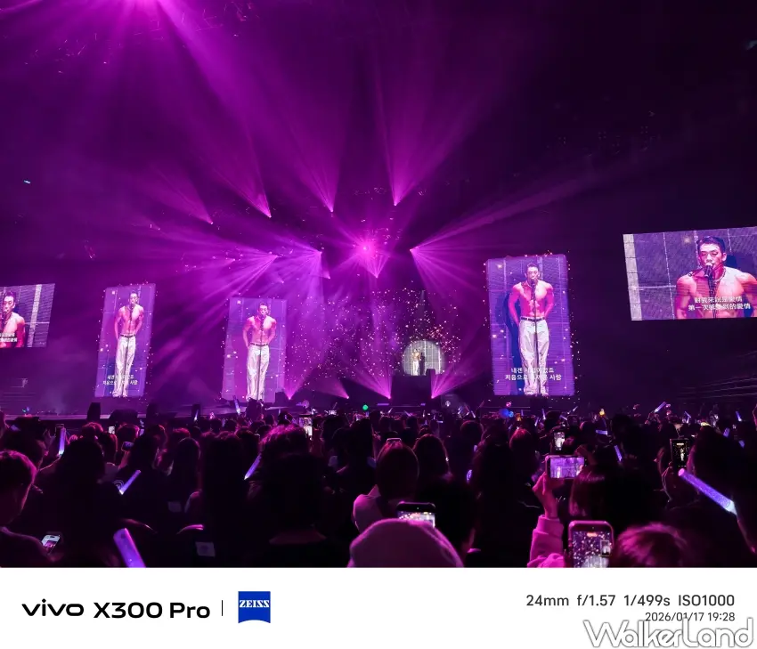 ▲無論燈光如何變換，vivo X300 Pro都能輕鬆駕馭。（攝影：楊婷雅）