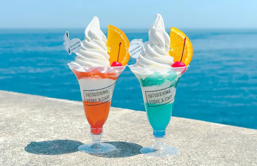 ▲咖啡廳「HATSUSHIMA STORE&CAFE」也有販售原創伴手禮，包含初島檸檬點心、托特包等。