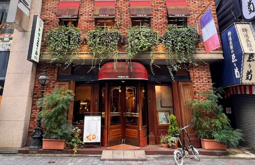 ▲從1936年開始營業，跨越了昭和、平成和令和三個時代，仍保留日式職人精神的咖啡香與洋食風味。