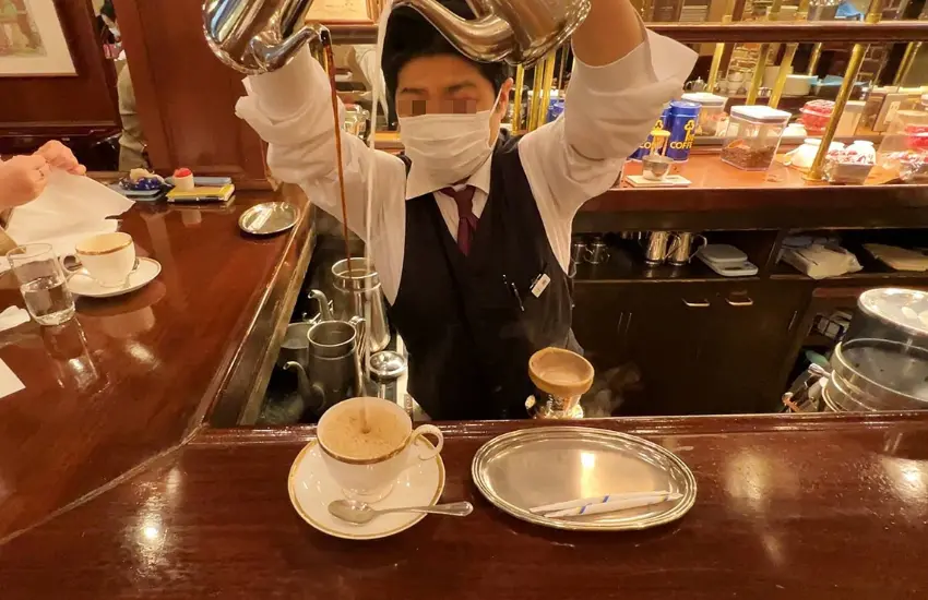 ▲創辦人當年深受法國文化薰陶，懷抱著在東京開一間歐式沙龍的夢想，成就了這間店。