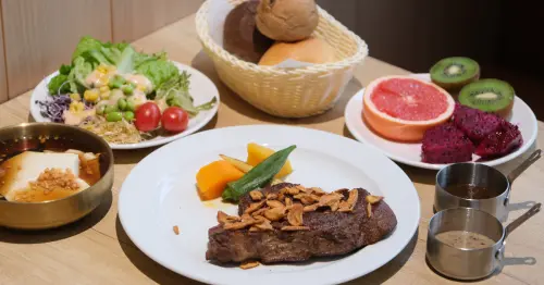 398元自助吧吃到飽！TOK牛排屋進軍新店裕隆城，第二份半價、買一送一優惠。