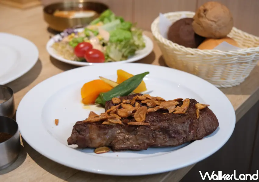 ▲TOK牛排屋最便宜排餐398元，即可享有自助吧吃到飽。