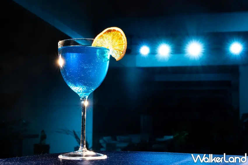 ▲凡於27樓BAR KAO拍照打卡，即可免費獲得應援酒一杯，邀請粉絲一同舉杯同樂。圖／承億酒店提供；窩客島整理