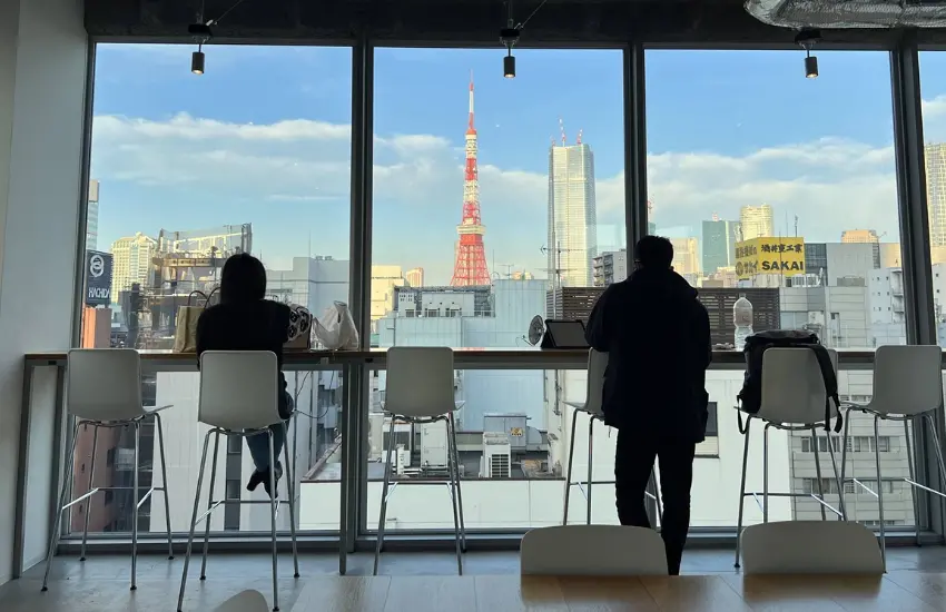 ▲整體空間採低彩度設計，開放式規劃讓人能自然放鬆。