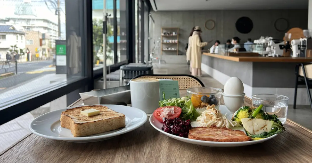 在東京櫻新町遇見來自京都的咖啡，京都咖啡匠人的大人系精緻朝食美學巷弄裡優雅展現。