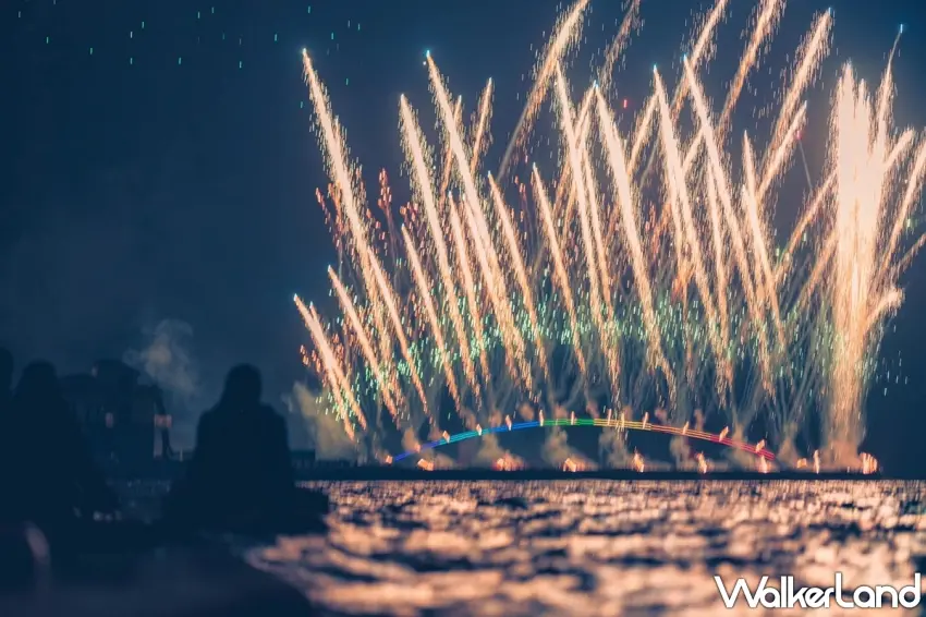 ▲花火節期間獨有的「海上賞花火體驗」海上視角看煙火更顯壯觀，是近年來許多旅客指名體驗的獨特玩法。圖／易遊網提供；窩客島整理