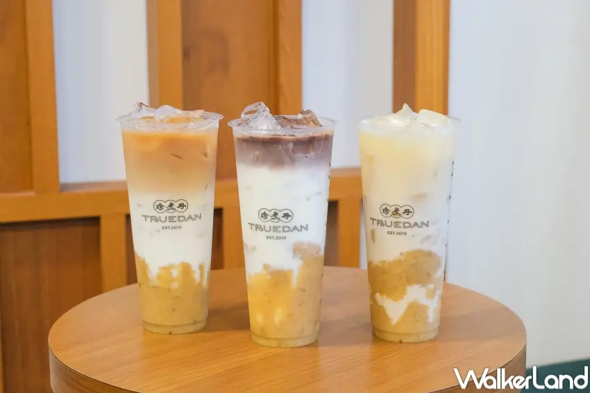 ▲珍煮丹以紅茶、青茶與可可鮮奶為基底,讓香蕉風味展現清爽到濃郁的不同表現。(攝影:張人尹)