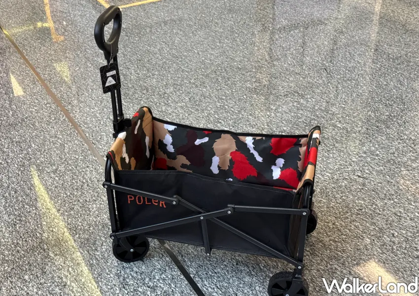 ▲全聯900元福箱是POLER 4吋摺疊手推車+摺疊椅 2 入,並含有2組抽獎序號。(攝影:鄭雅之)