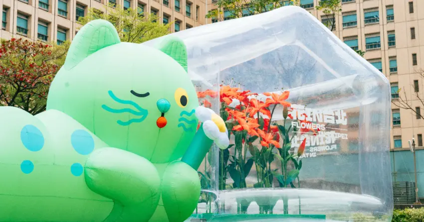 台北免費新景點！巨大喵喵園丁攻佔信義區，春之幻境溫室貓奴必拍。
