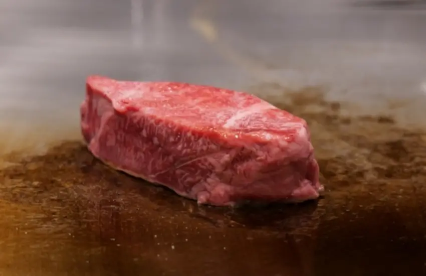 ▲宮崎牛連續4屆榮獲「和牛奧運」內閣總理大臣獎,頂級美味享譽國內外。(圖/shutterstock)