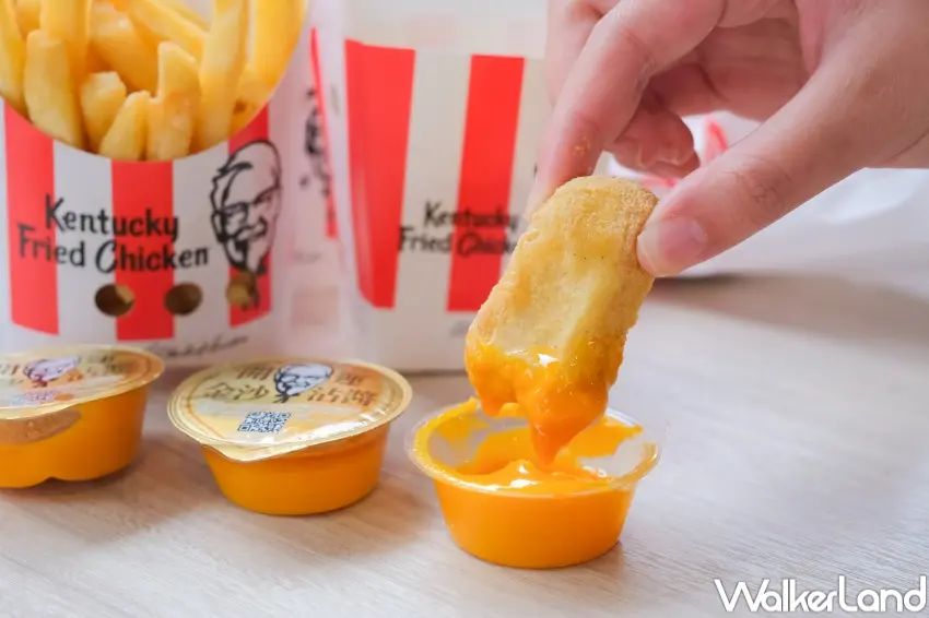 ▲肯德基同步推出開運金沙沾醬,小金幣造型設計,12元就能升級體驗年節儀式感。(攝影:張人尹)