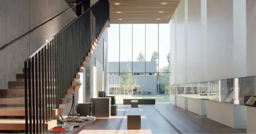 哥倫布看過的書這裡也收藏！東京東洋文庫博物館重新開幕，2萬4千冊古書牆震撼登場。