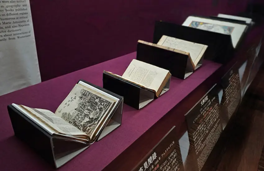 ▲澳洲冒險家莫理循走遍世界各地,畢生最大的熱情就是收集書籍,1924,三菱集團第三代社長岩崎久彌買下莫里森的整套藏書,